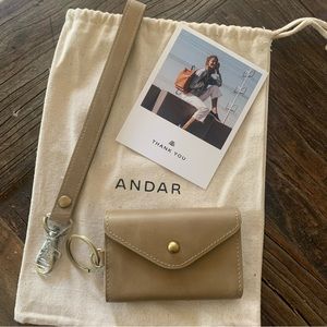 Andar Tan Leather Credit Card Wallet with Wristlet